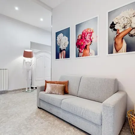 Apartment Trevi Fountain - New! - Your Italian Holidays *