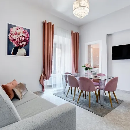 Apartment Trevi Fountain - New! - Your Italian Holidays *